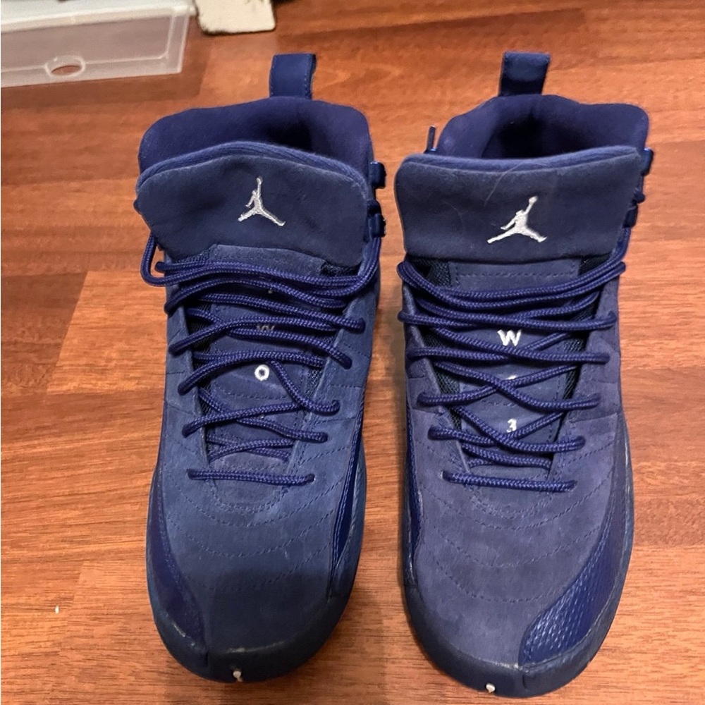 Jordan Men's Navy Blue Sneakers